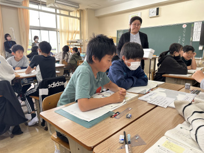 ６年